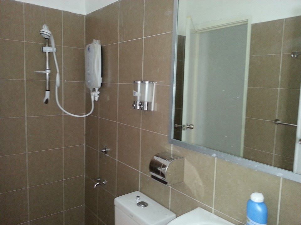 Homestay Sri Indra Pura Batu Pahat Bilik Air 4