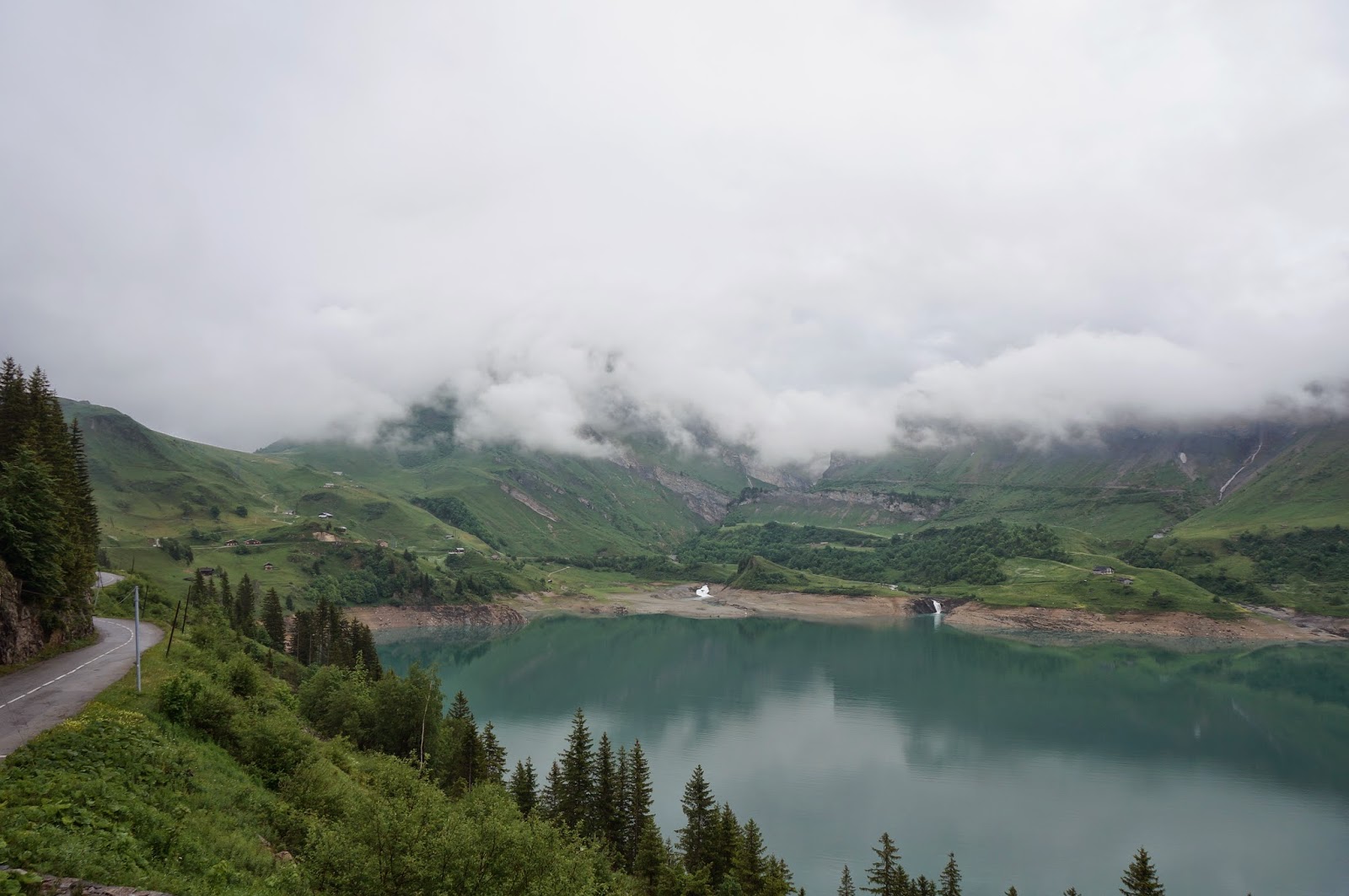 "Route des Grandes Alpes" sous la pluie