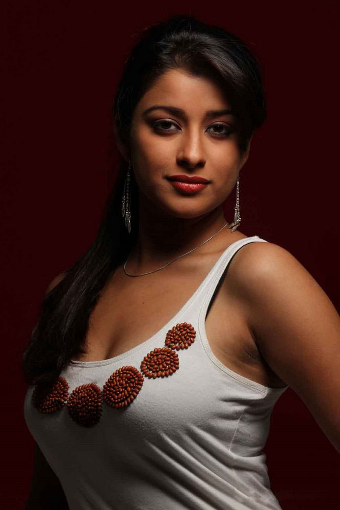 Tollywood Actress Madhurima Hot and spicy Pictures - MAZA. 