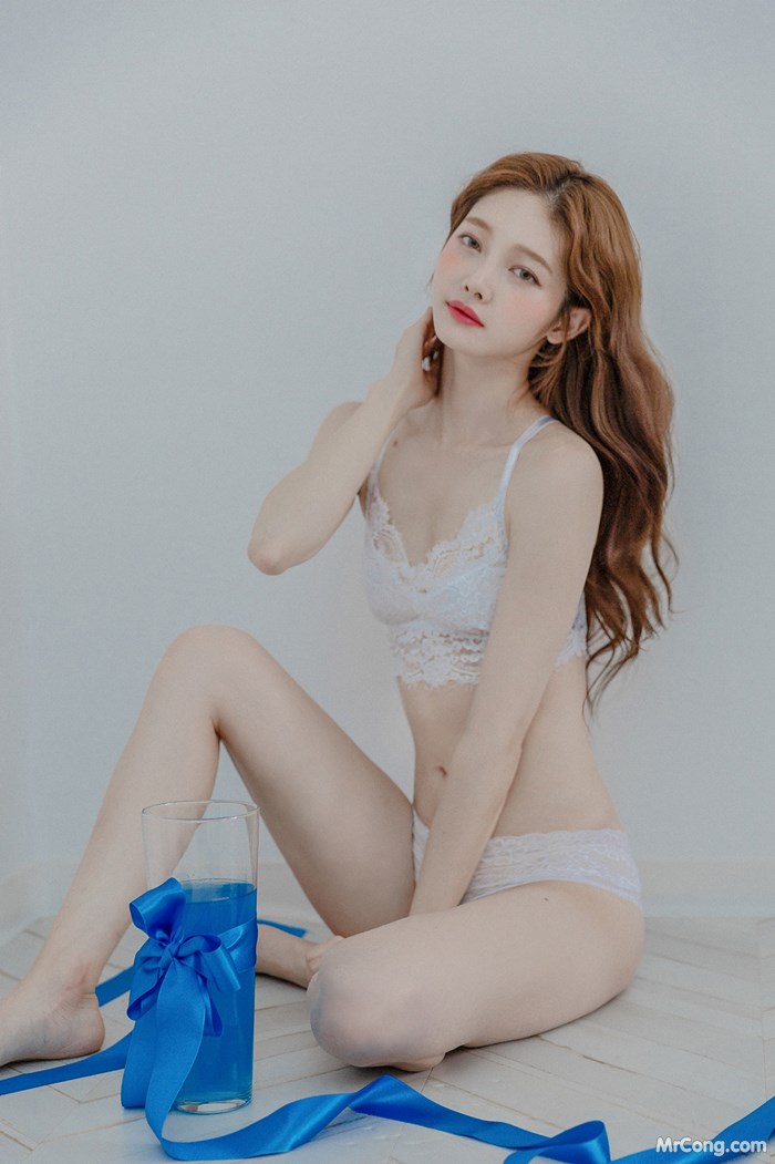 Beautiful Kim Hee Jeong in underwear, bikini October 2017 (43 photos)