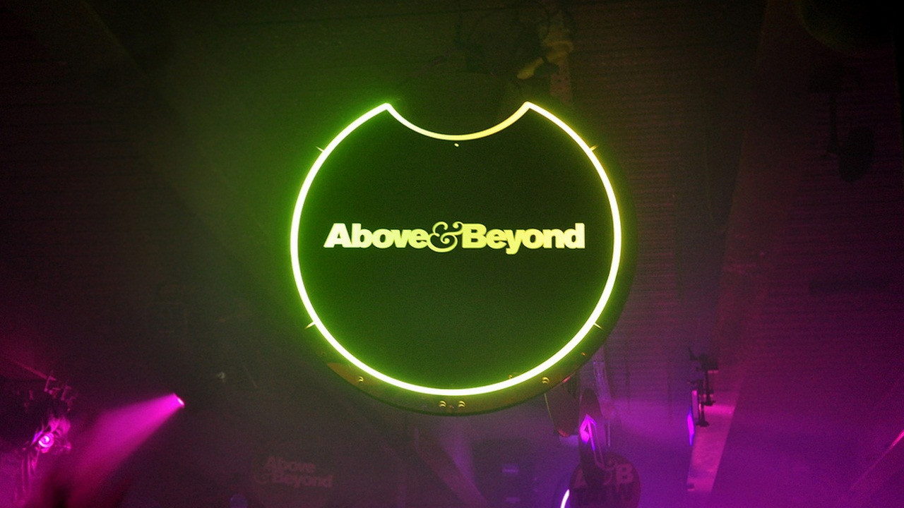 Will.I.Regret.It Above & Beyond Essential Mix of the year 2011 incl tracklist