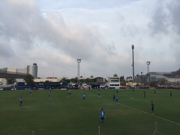 El Atlético Malagueño gana sobre la bocina al Huétor Vega (1-0)