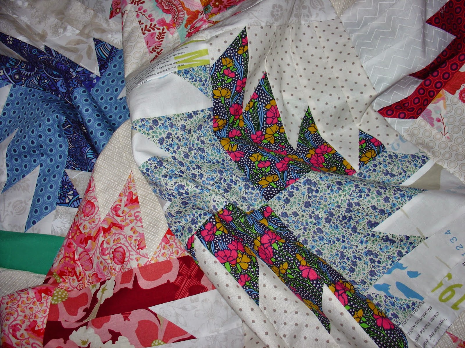 kokaquilts-modern-buzz-saw-a-finished-quilt-top