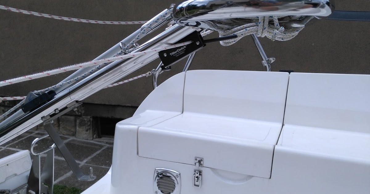 We sail Phobos 21 Autopilot and tiller lock