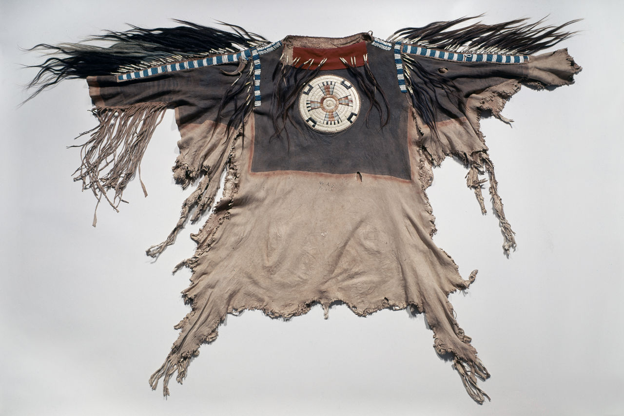 Кожа индейца. Пончо индейцев Северной Америки. Одежда индейцев. Кожаная одежда индейцев. Одежда индейцев Северной Америки.