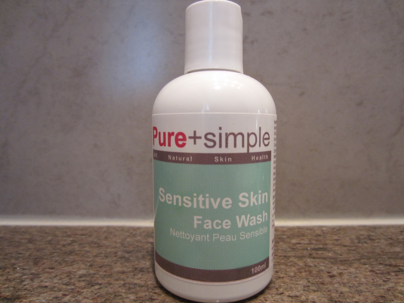 Live It, Love It, Green It: Pure+Simple: Sensitive Skin Face Wash Review