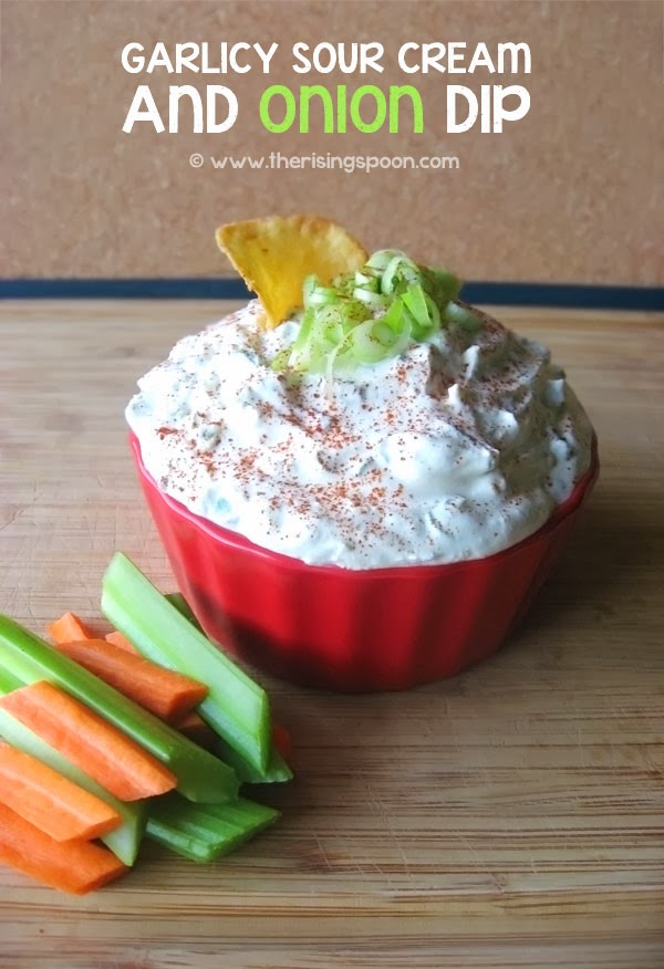 Garlicy Sour Cream & Onion Dip | www.therisingspoon.com
