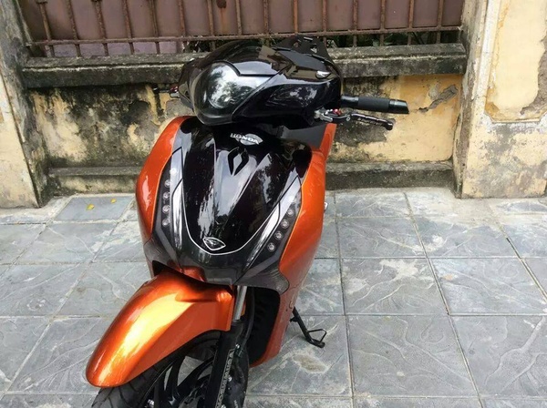 Sơn xe Honda SH Việt màu cam đen