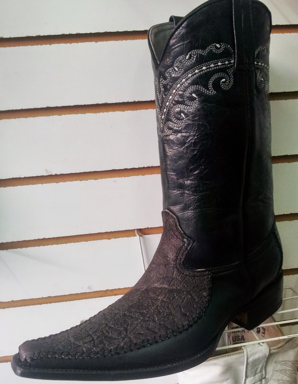 botas vaqueras de piel de sapo