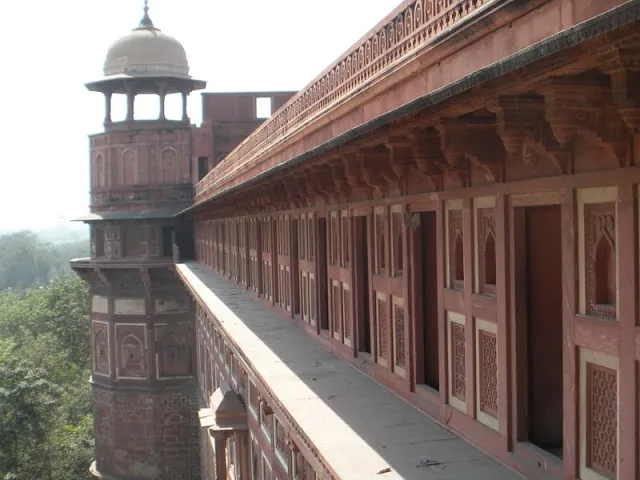 Delhi to Agra by train: Views from Agra fort