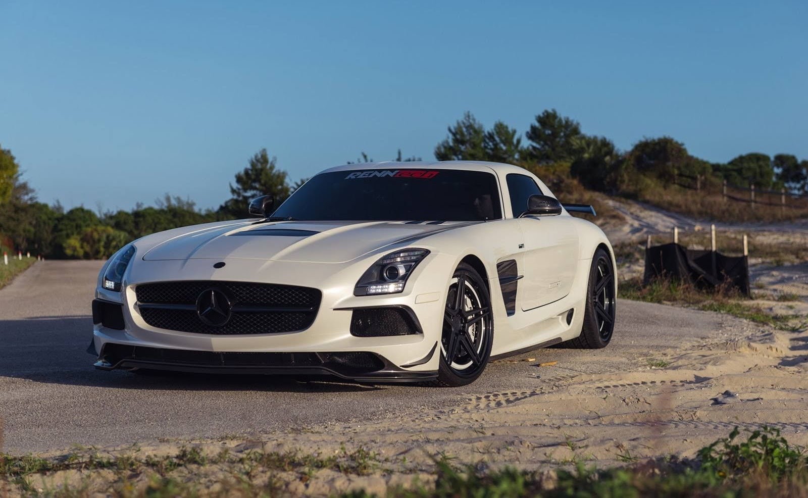 Mercedes Benz SLS AMG prior Design