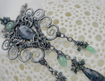 Bohemian Filligree wire sculpture necklace