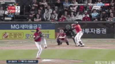 어깨 유연성하나는 역대급으로 타고난거 같은 임창용.GIF