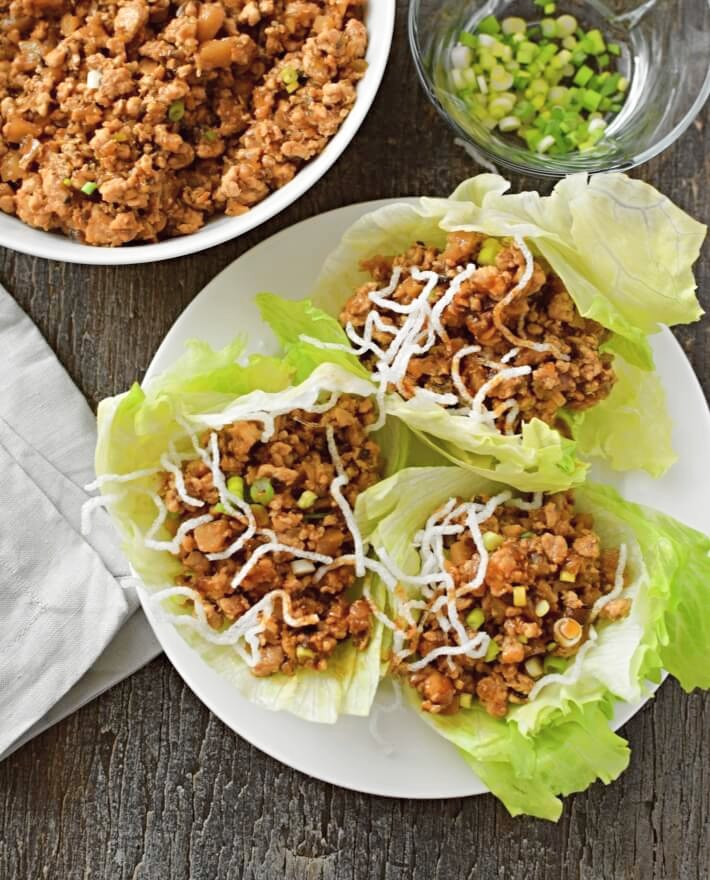 Wraps de lechuga con pollo Bizcochos y Sancochos.