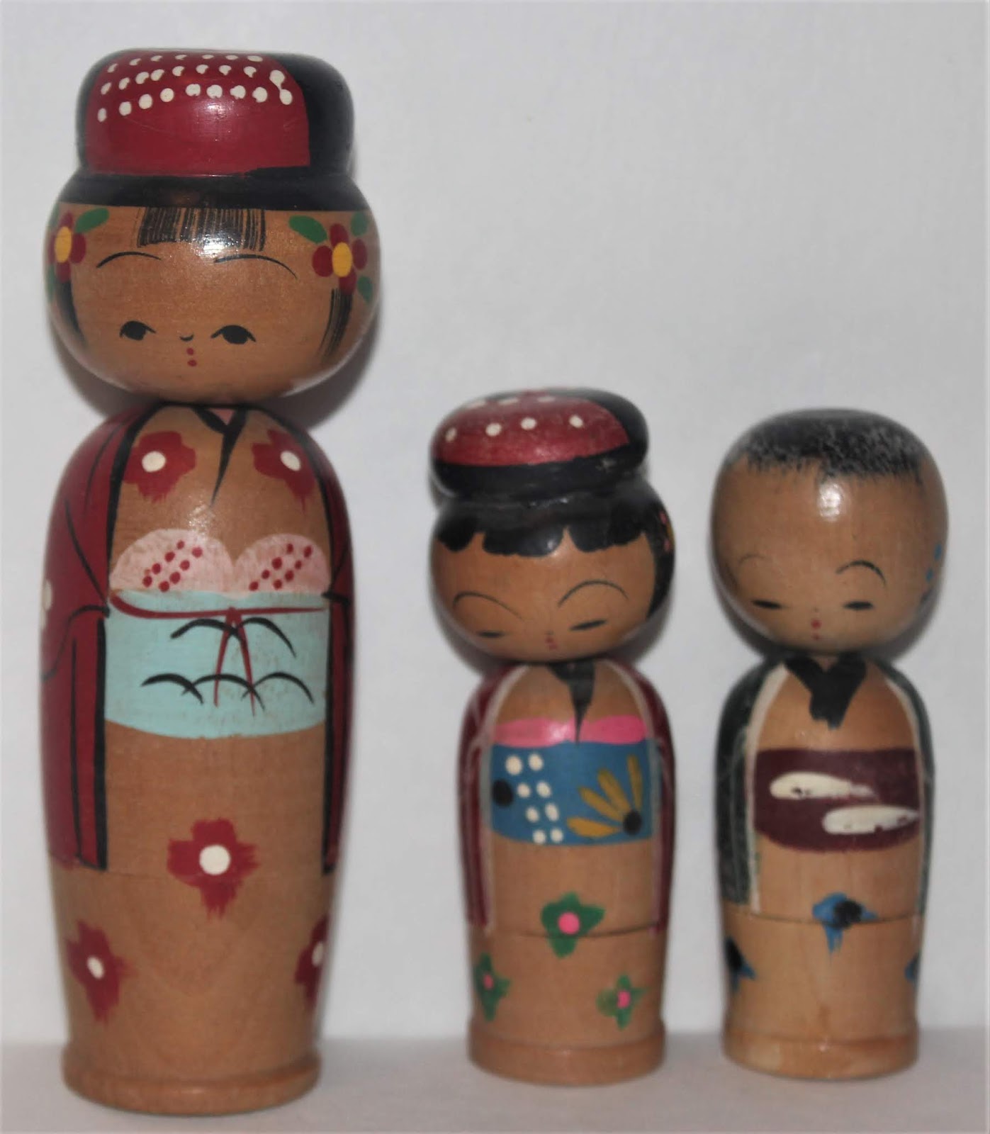 kokeshi nesting dolls