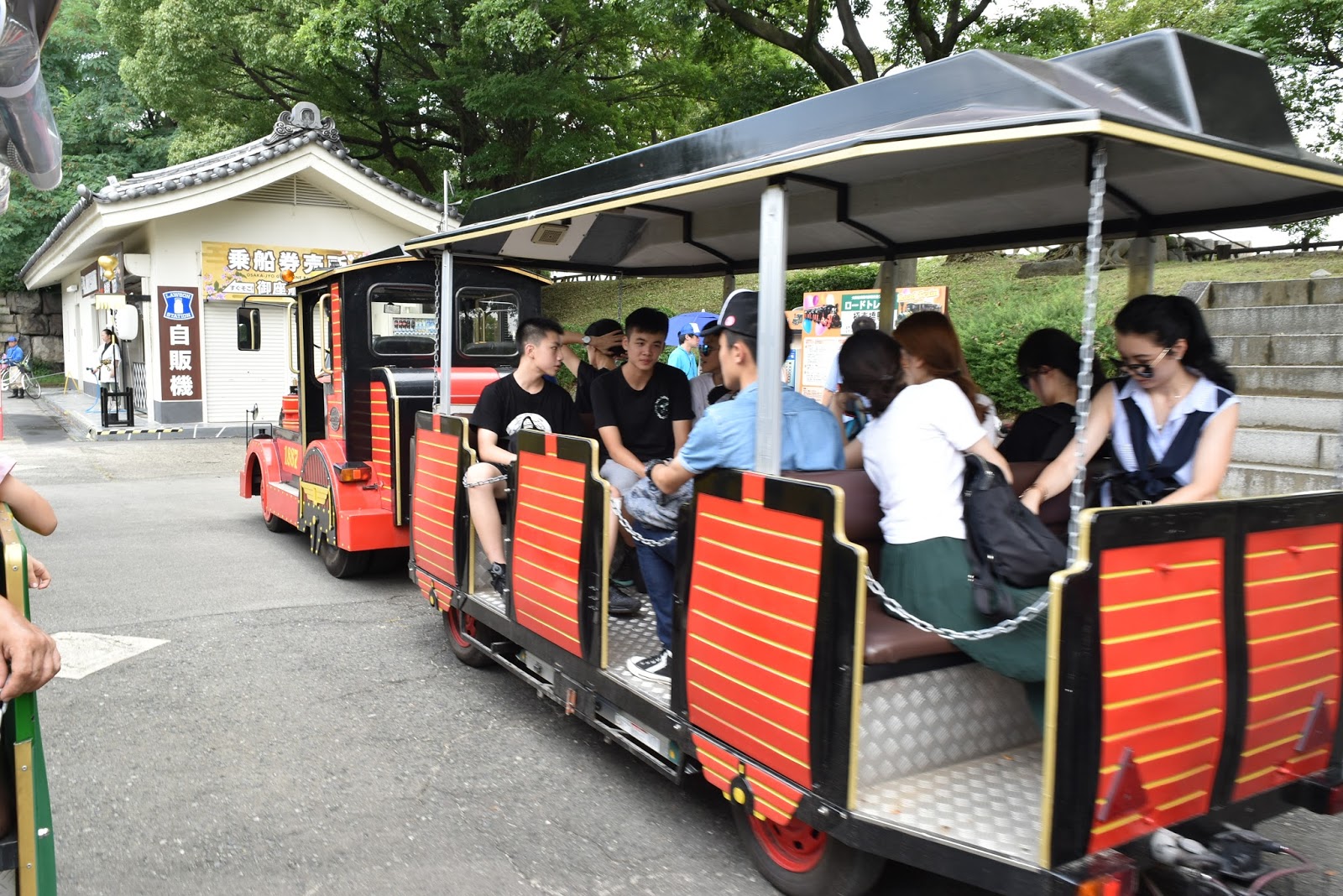 大阪城でロードトレイン体験 水都大阪blog