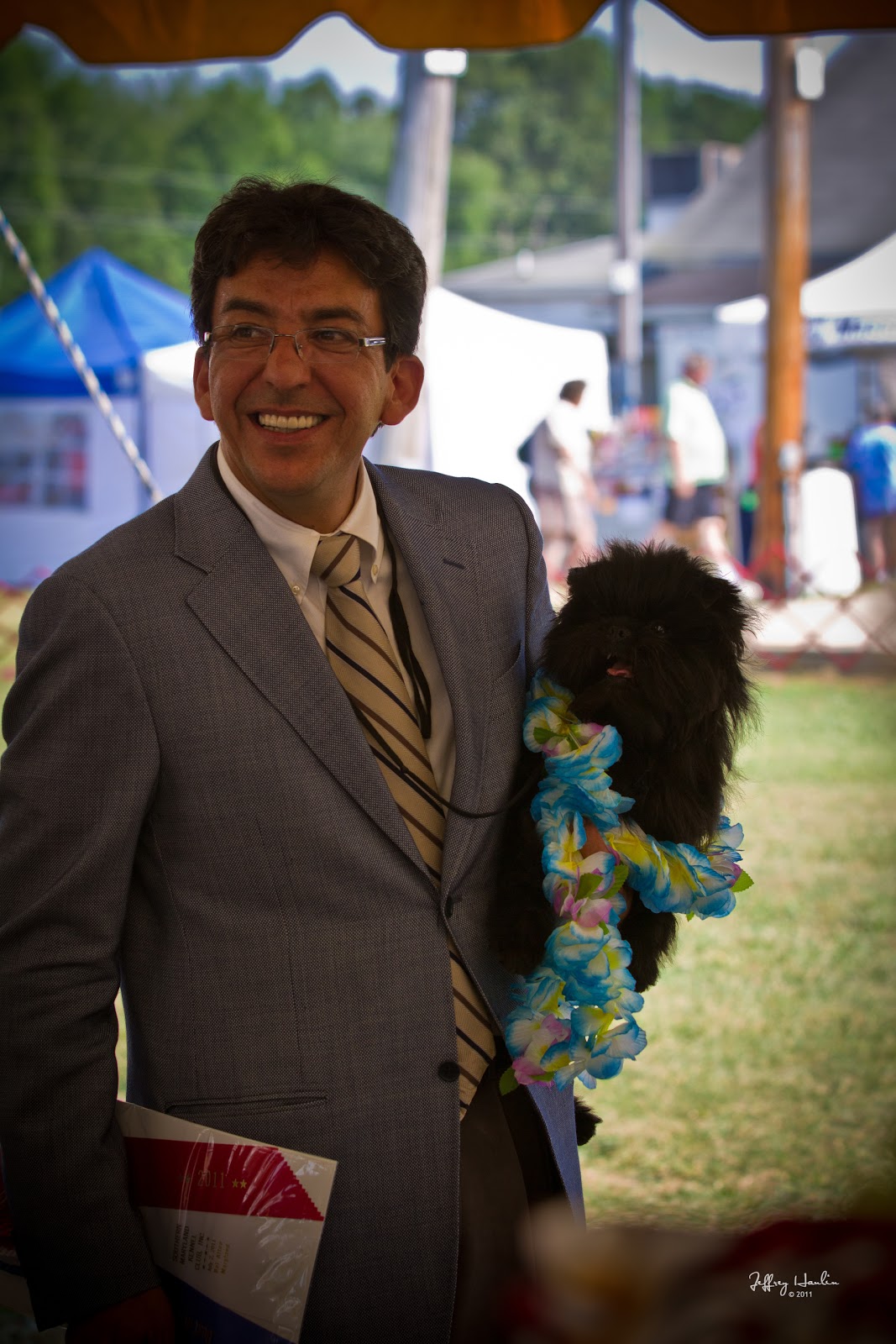 DOG SHOW POOP 20110626