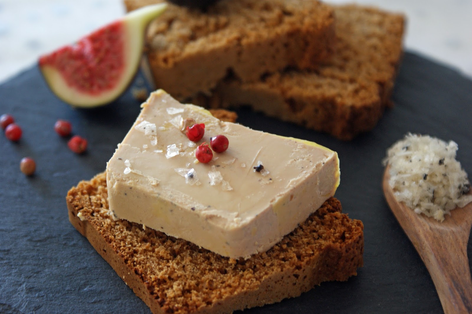 Afternoon Tea En attendant noël Foie gras au sel rose sur pain d'épices