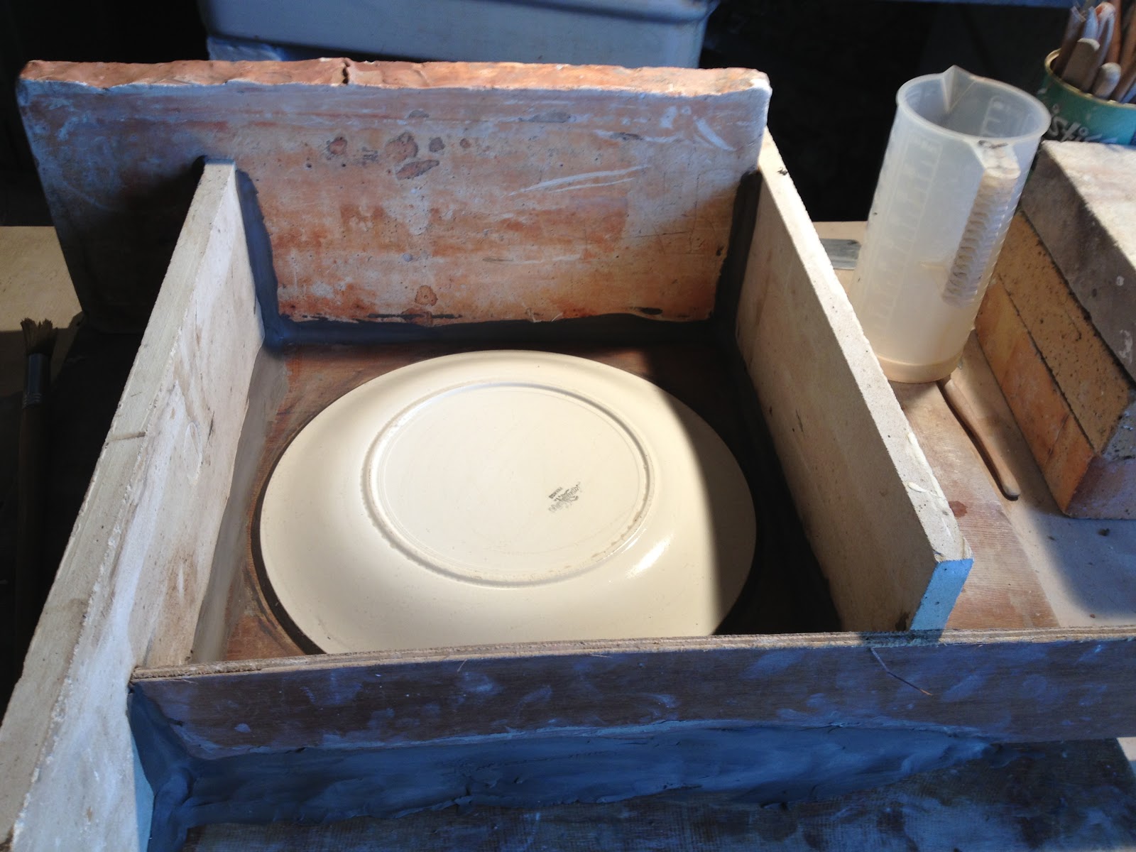 Faire de la poterie. 2 fabrications de moules en plâtre