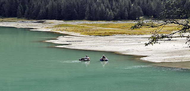 Fly Fishing on Lake Finkausee - Pêche à la mouche sur le lac Finkausee Fly Fishing on Lake Finkausee