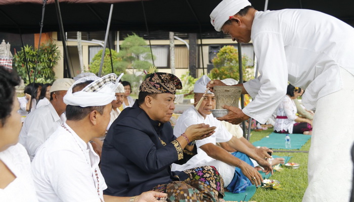 Menjadi Orang Bali, Kapolda Irjen Golose Ikuti Tawur Kesanga