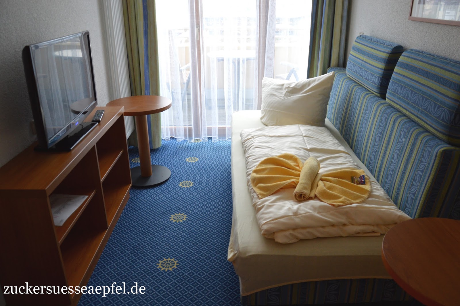 Frau Tschi Tschi Spiel Spass Unterhaltung Am Silvester Abend