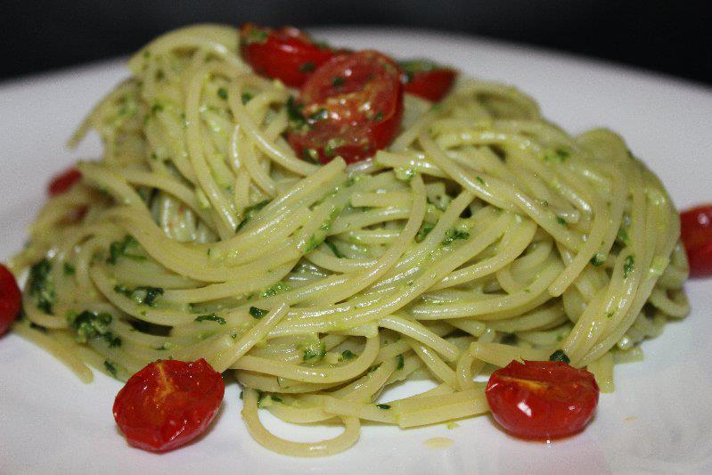 Imaginative Cuisine: Spaghetti al pesto di rucola con pomodorin confit