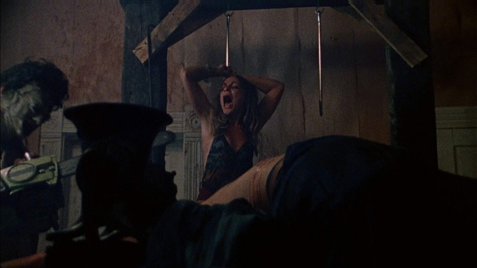 The texas chain SAW massacre (1974) .