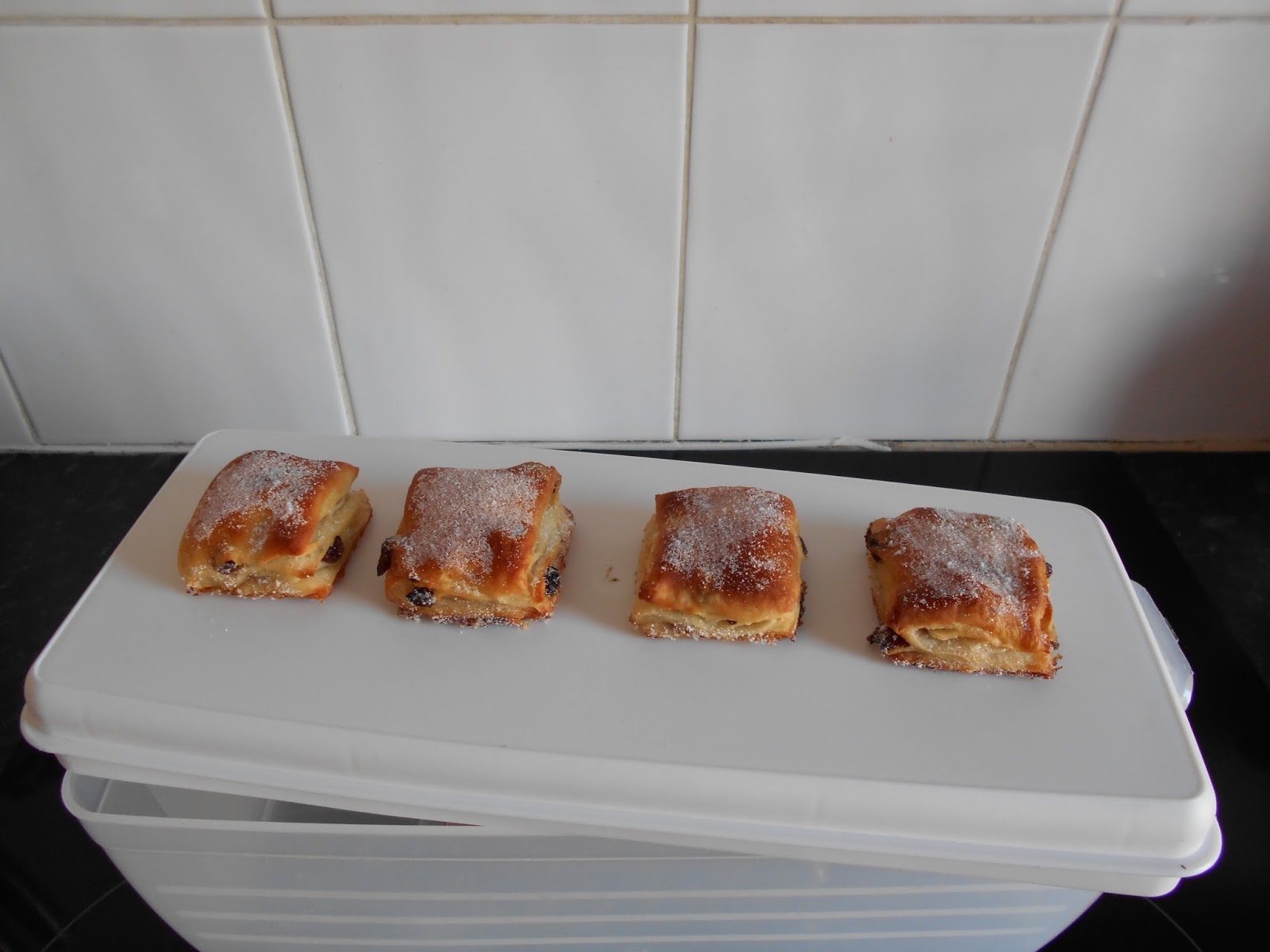 Strawberry and Raisin Lardy Cakes