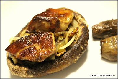 Champiñones Portobello Al Horno Con Foie Y Cebolla Caramelizada