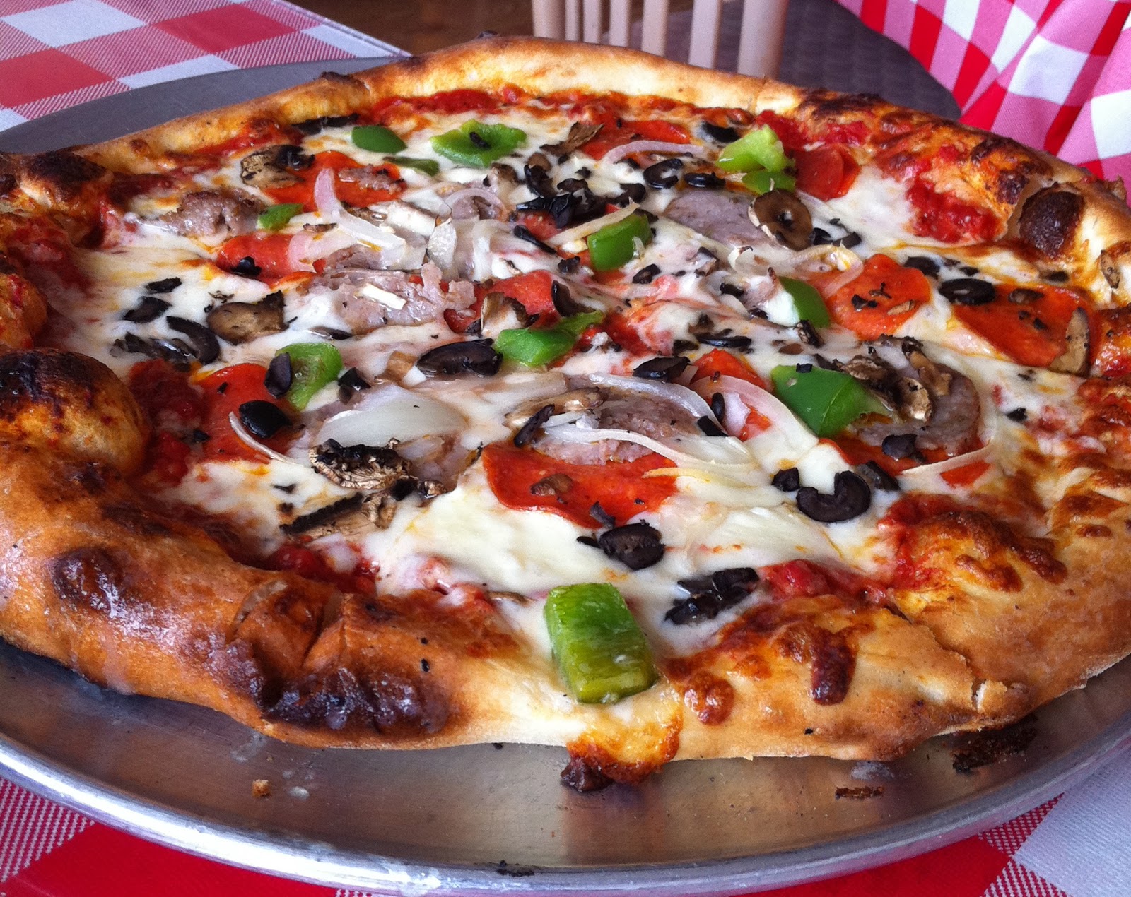 GREAT EATS HAWAII BELLA MIA PIZZARIA