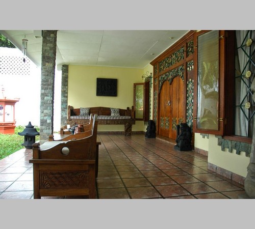 Model Teras Rumah Joglo Modern Minimalis Dengan Warna Cat Yang