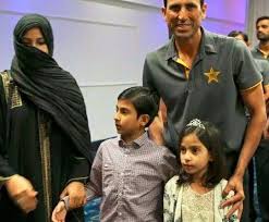 Younis Khan, Biography, Profile, Age, Biodata, Family , Wife, Son, Daughter, Father, Mother, Children, Marriage Photos. 