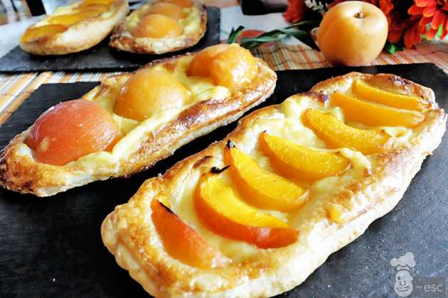 Mini tarta de fruta con albaricoques | Postre fácil con hojaldre