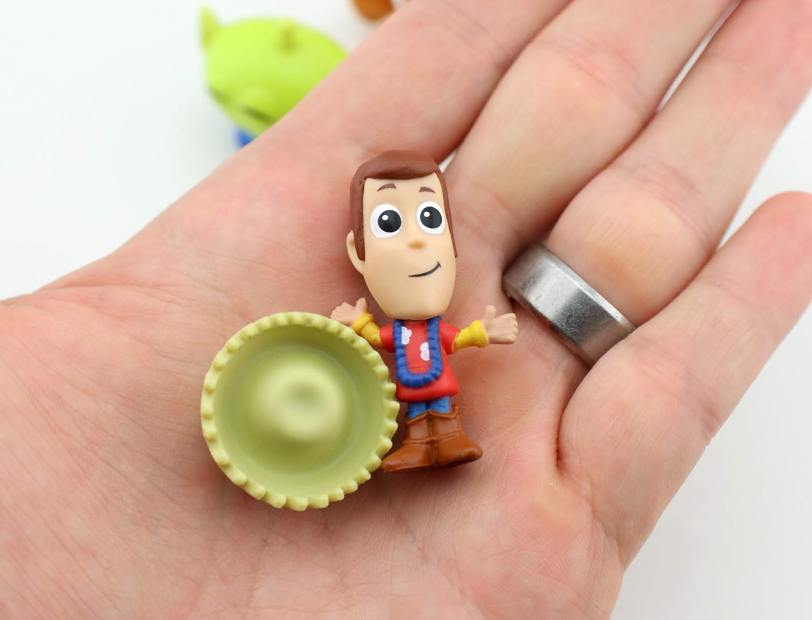  toy story minis series 6 blind bags hawaiian vacation woody
