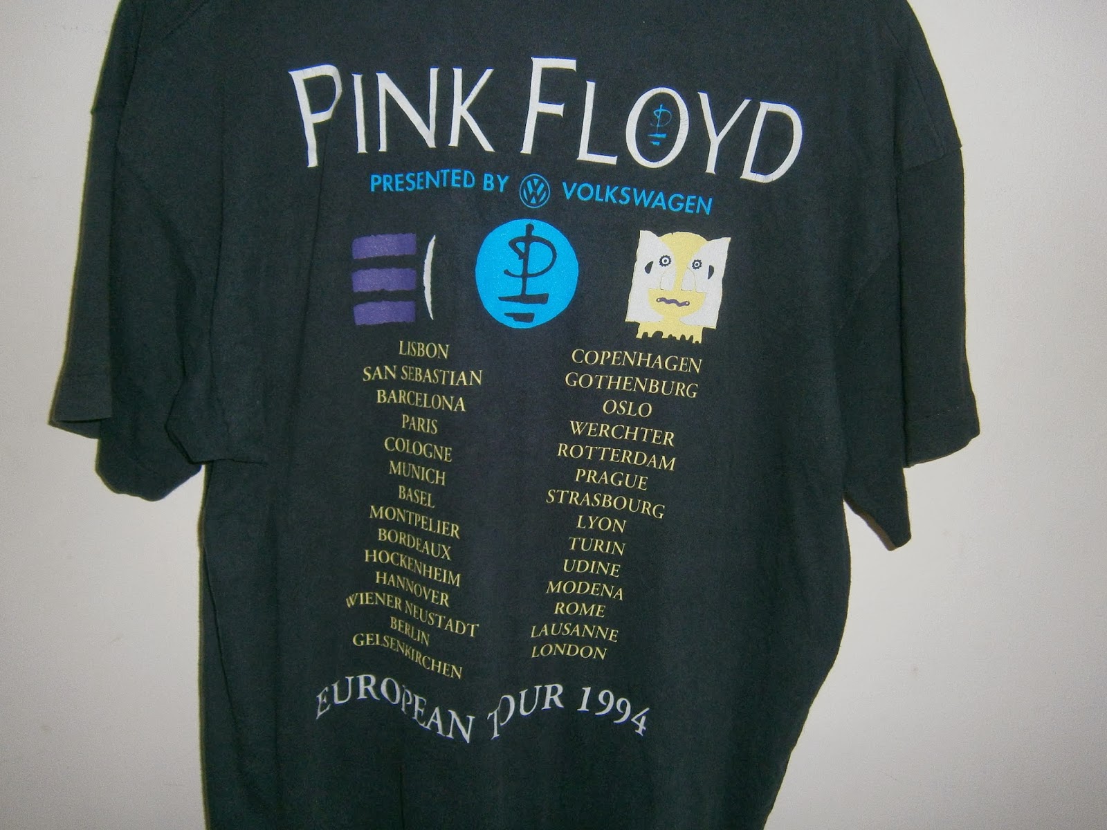 Sold Vintage 90s PINK FLOYD T Shirt 1994 Tour Concert