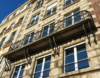 Balcon entre le 42 et 50 quai des Orfèvres à Paris