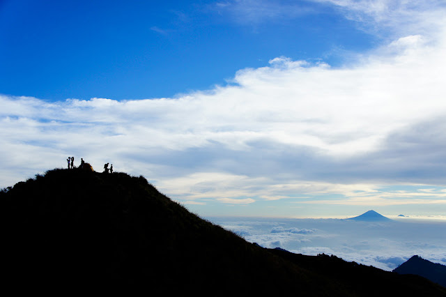 Mount Rinjani Trekking Package and Price