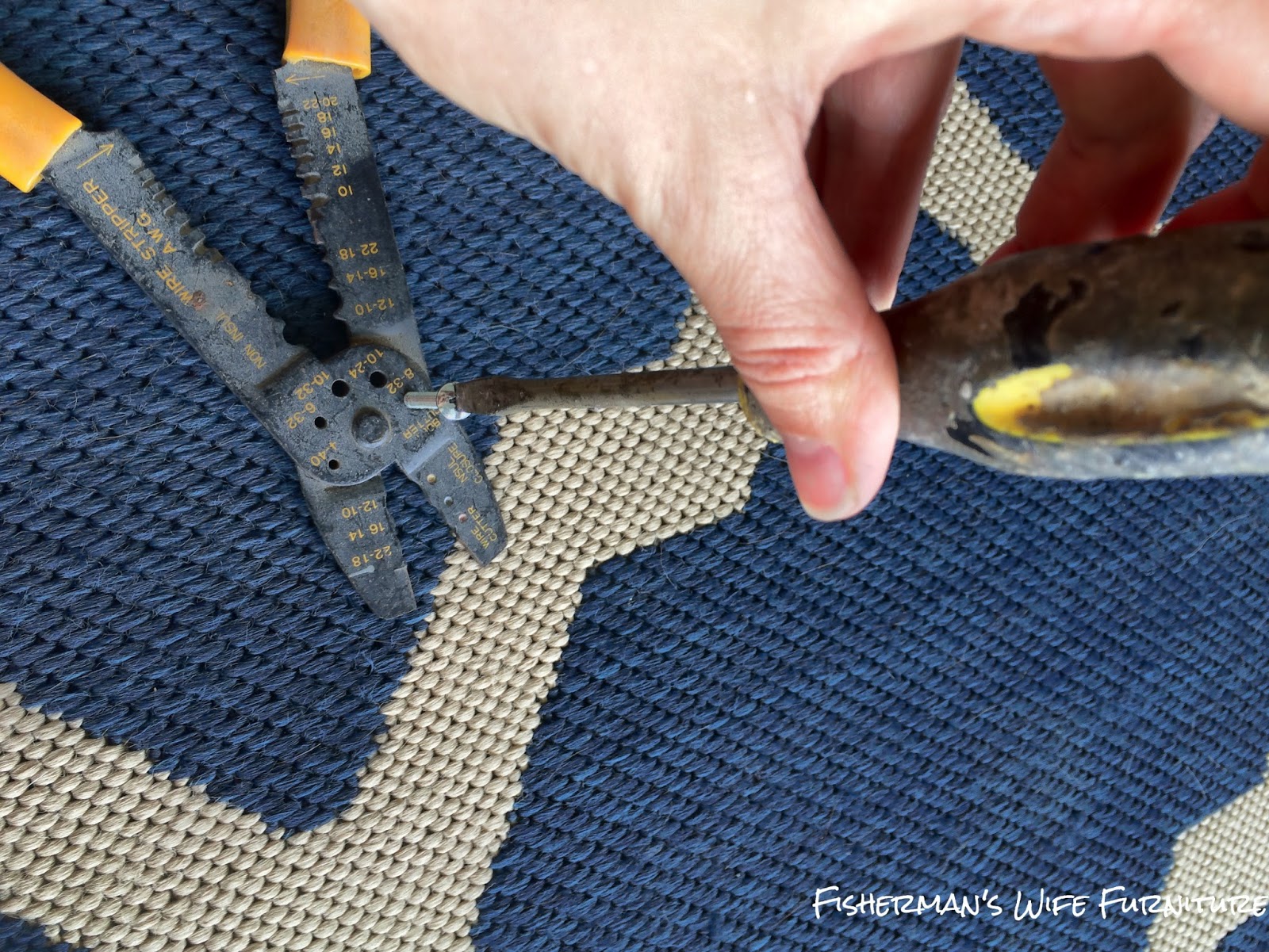 Fisherman's Wife Furniture How to Cut a Screw