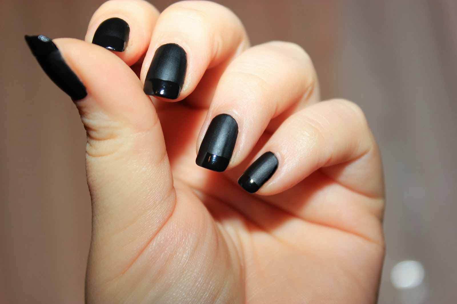 Как сделать черные ногти. Черные ногти. Темный маникюр. Ногти темные. Маникюр черные ногти.