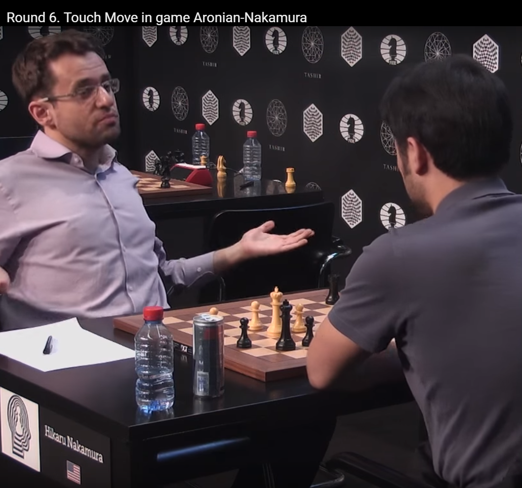 Vencedor da taça de ouro chess emotions após o jogo de xadrez