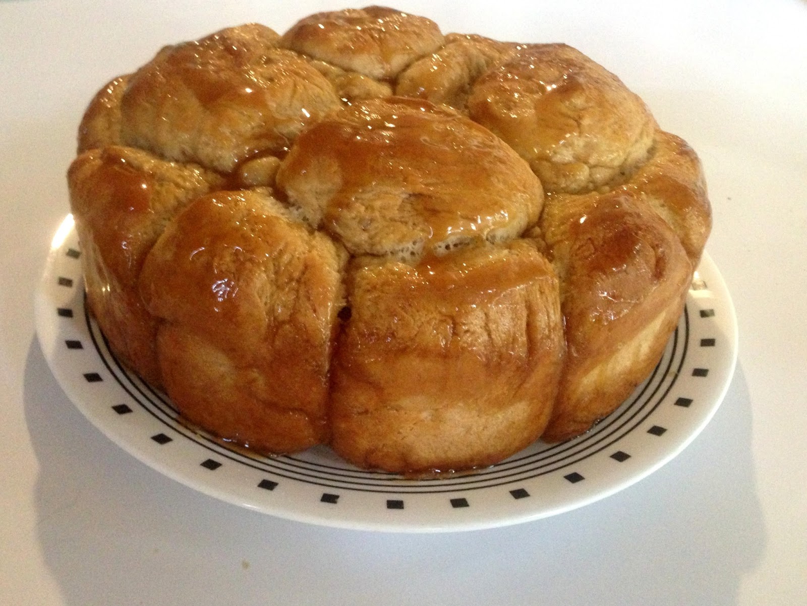 Runner Girl Cafe Cake Pan Monkey Bread