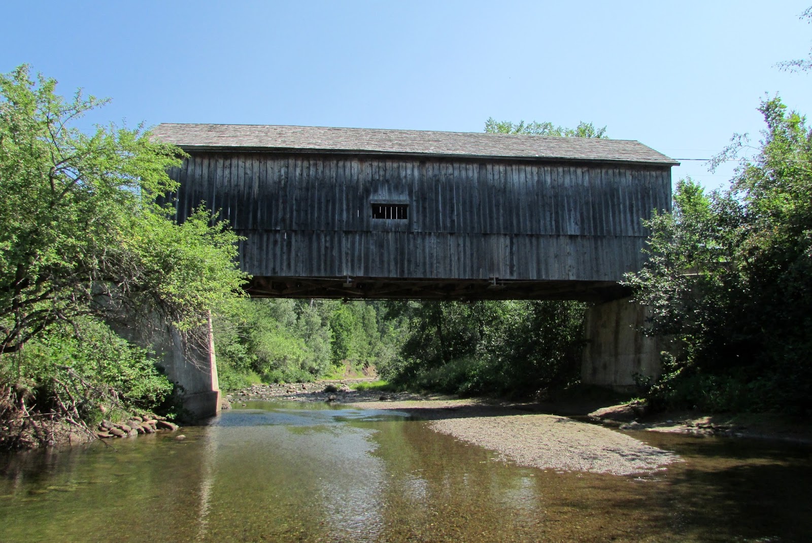 New Brunswick's Covered Bridges Weldon Creek No.3 (Hartley Steeves)
