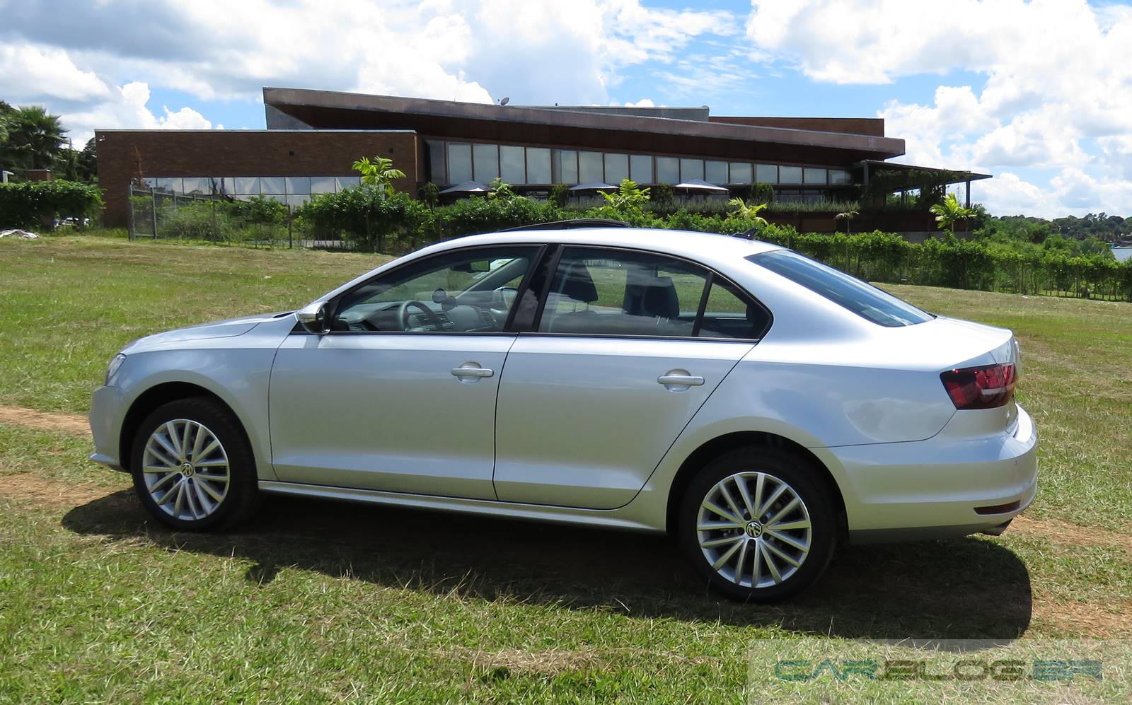 VW Jetta 2016 itens de série das versões e especificações