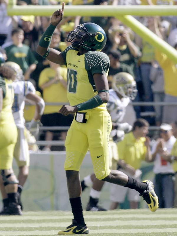 The Sports Beat College Footballs 10 Ugliest Uniforms