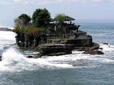  a favorite finish for the traveler who view  BaliTourismMap: Tanah Lot, Bali