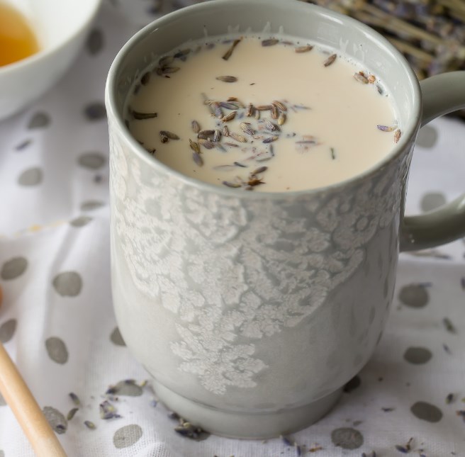 Earl Grey Latte with Lavender and Honey Earl Grey Latte with Lavender and Honey