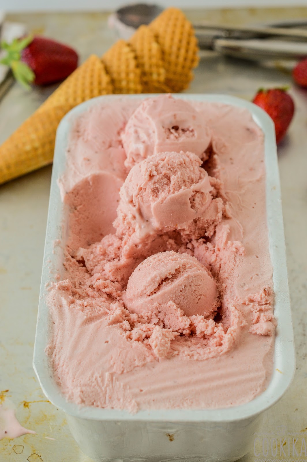 Roasted Strawberries Ice Cream