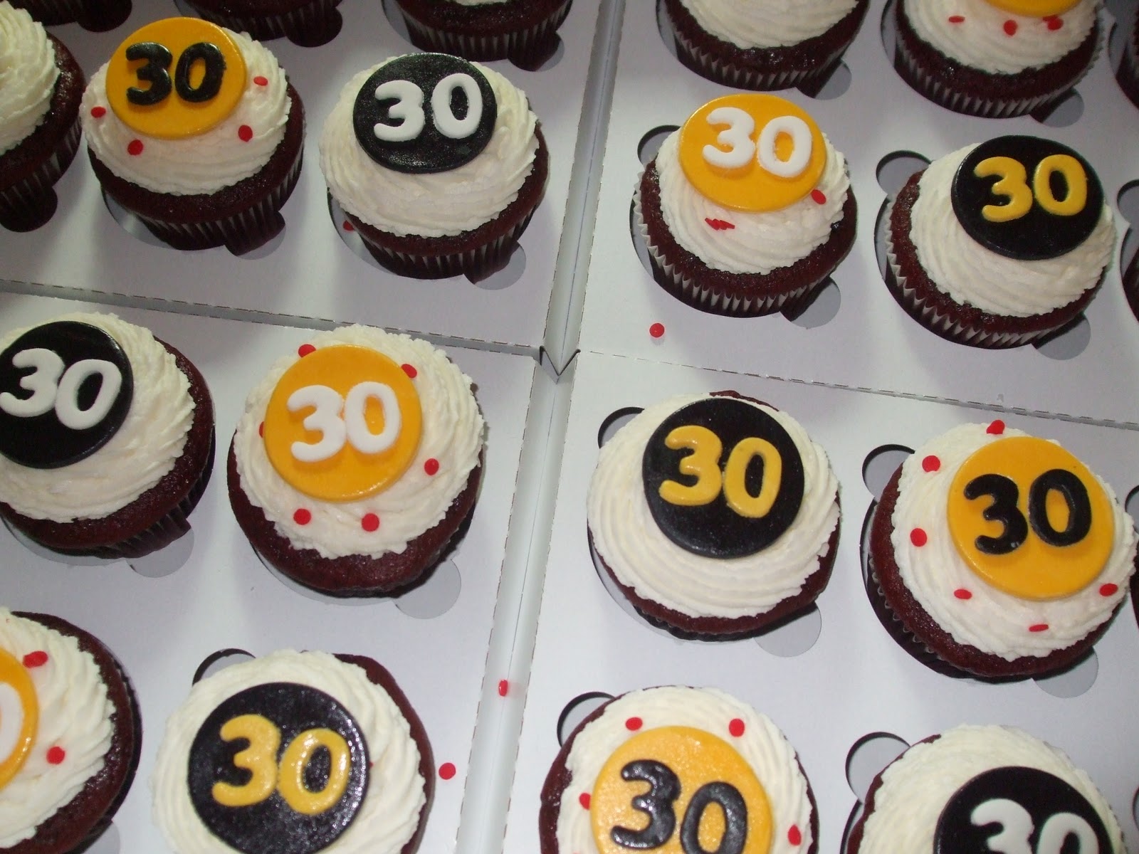 cakes-by-paula-30th-birthday-cupcakes