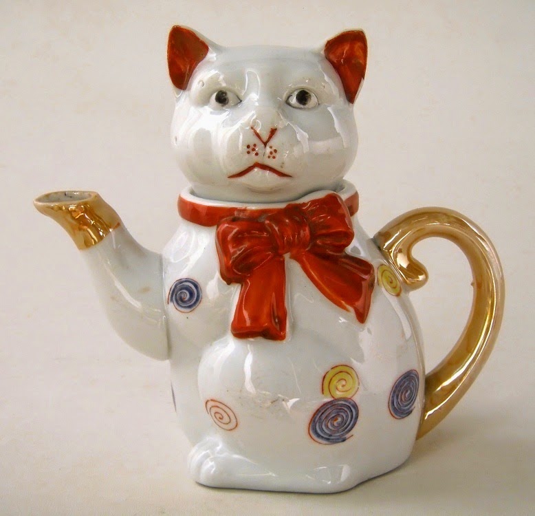 PATINA ANTIK JAPANESE CAT SHAPED TEAPOT